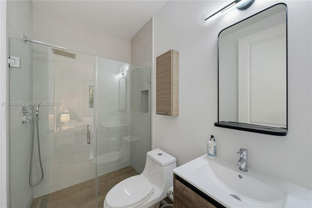 For Sale: $2,195,000 (4 beds, 5 baths, 4303 Square Feet)
