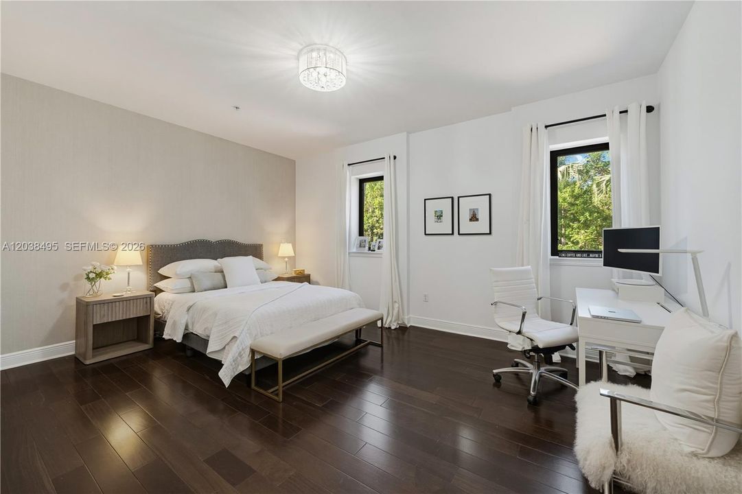 For Sale: $2,195,000 (4 beds, 5 baths, 4303 Square Feet)