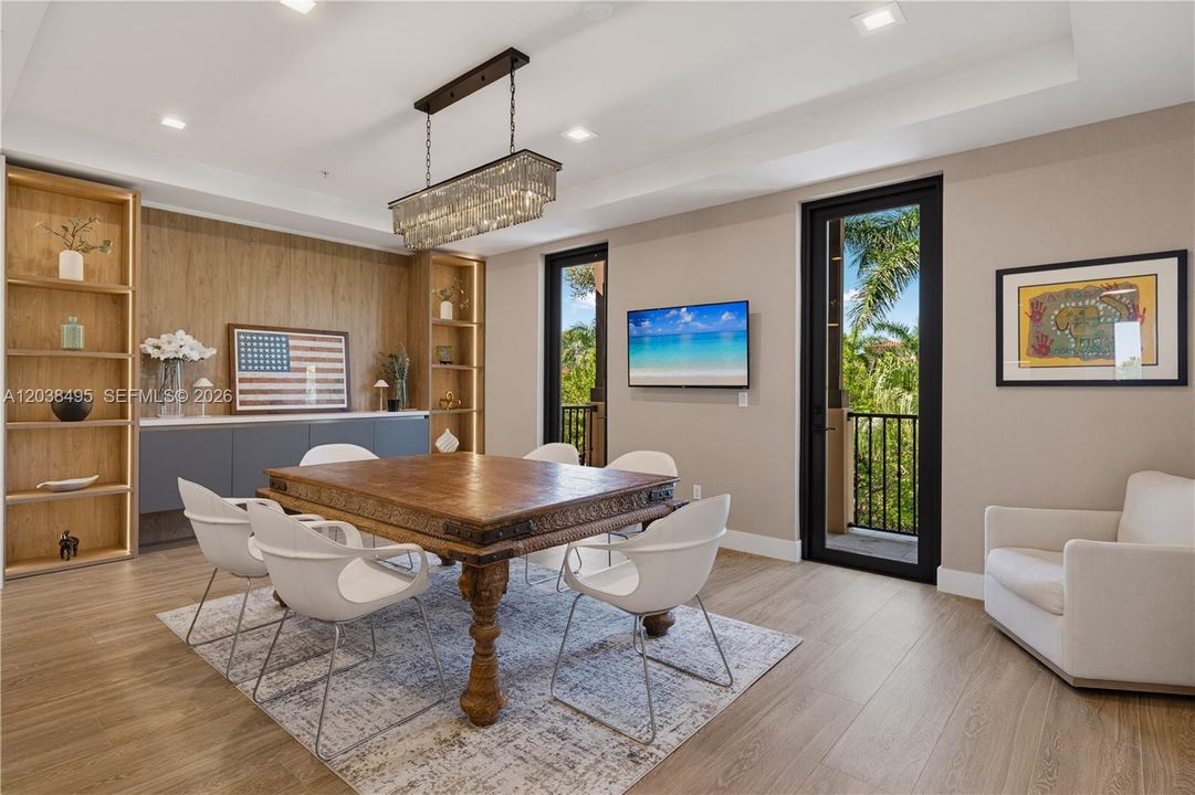 For Sale: $2,195,000 (4 beds, 5 baths, 4303 Square Feet)