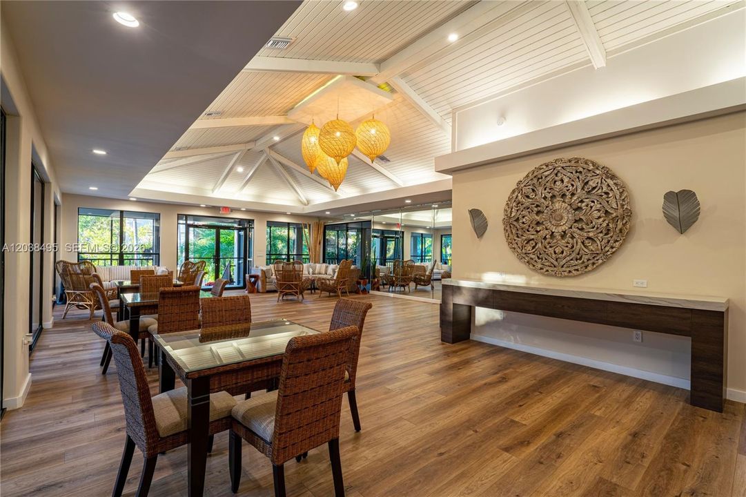 For Sale: $2,195,000 (4 beds, 5 baths, 4303 Square Feet)