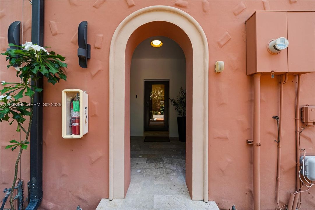 For Sale: $2,195,000 (4 beds, 5 baths, 4303 Square Feet)