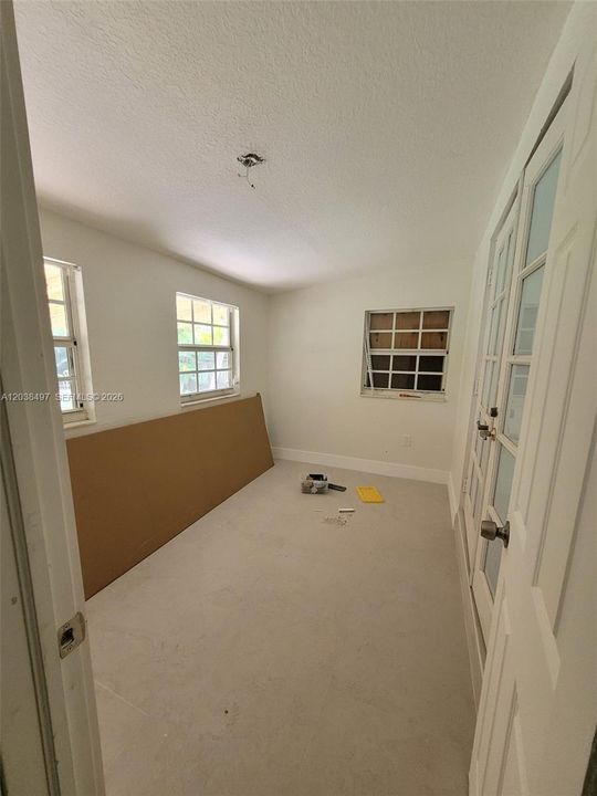 For Rent: $2,500 (2 beds, 1 baths, 2348 Square Feet)