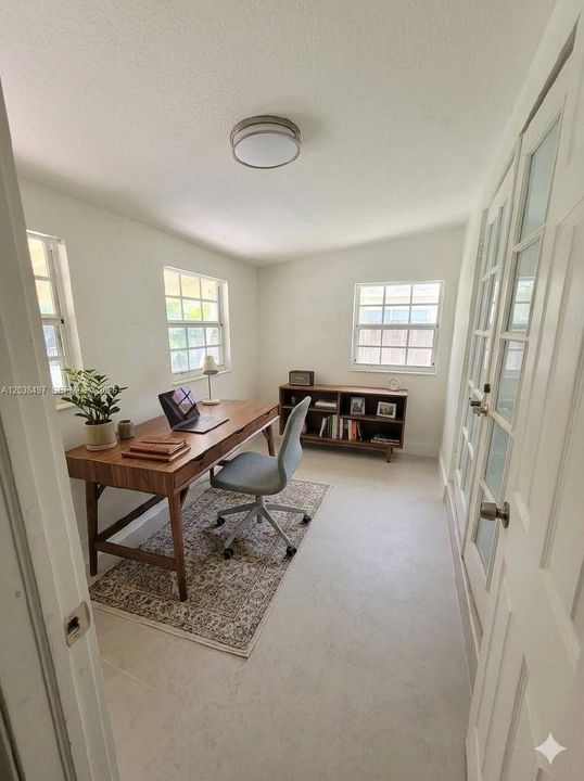 For Rent: $2,500 (2 beds, 1 baths, 2348 Square Feet)