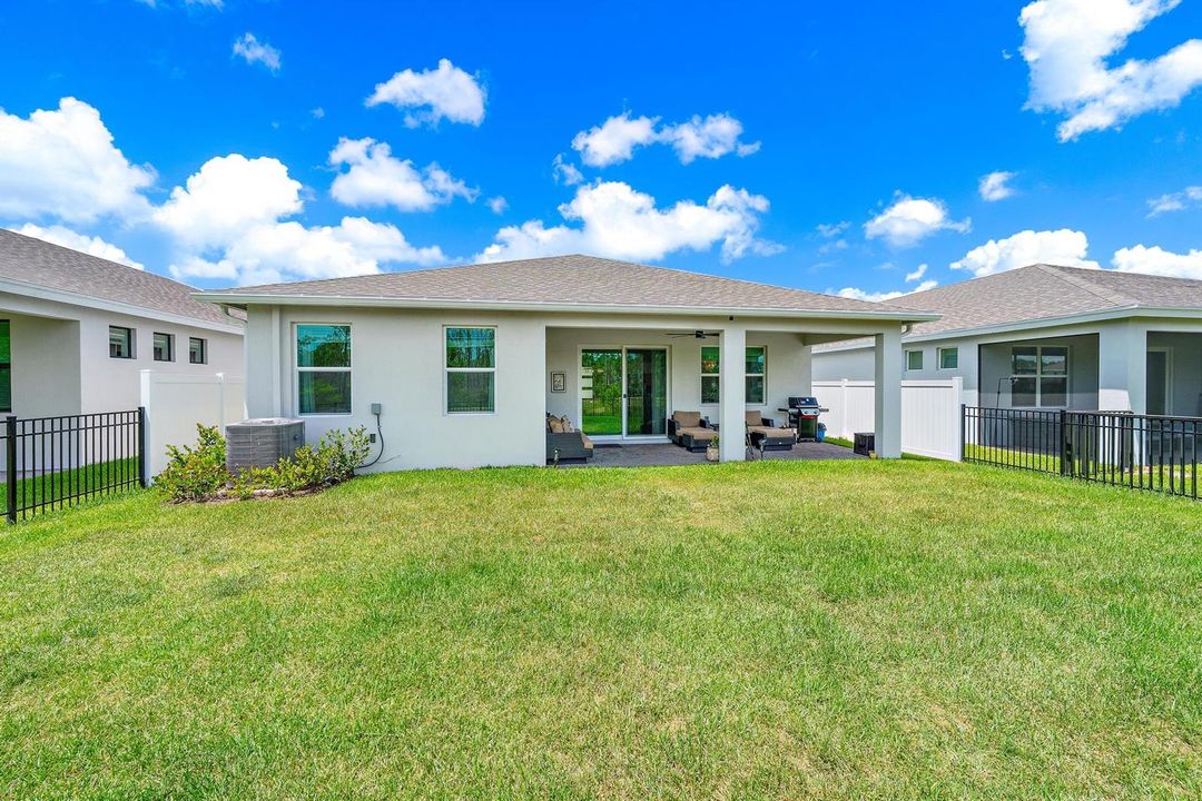6841 SE Pk Trce Dr-19