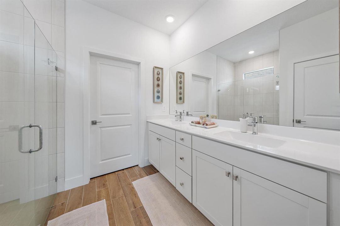 6841 SE Pk Trce Dr-4