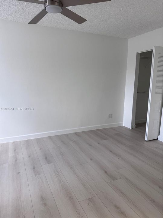 For Sale: $325,000 (3 beds, 2 baths, 1273 Square Feet)