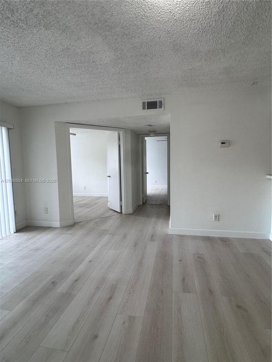 For Sale: $325,000 (3 beds, 2 baths, 1273 Square Feet)