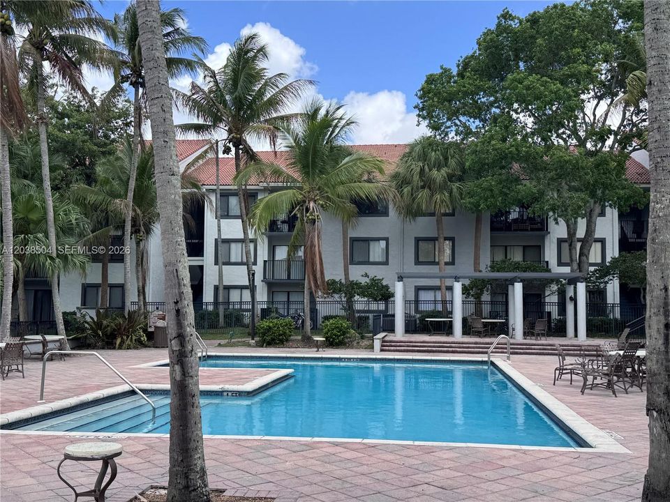 For Sale: $325,000 (3 beds, 2 baths, 1273 Square Feet)