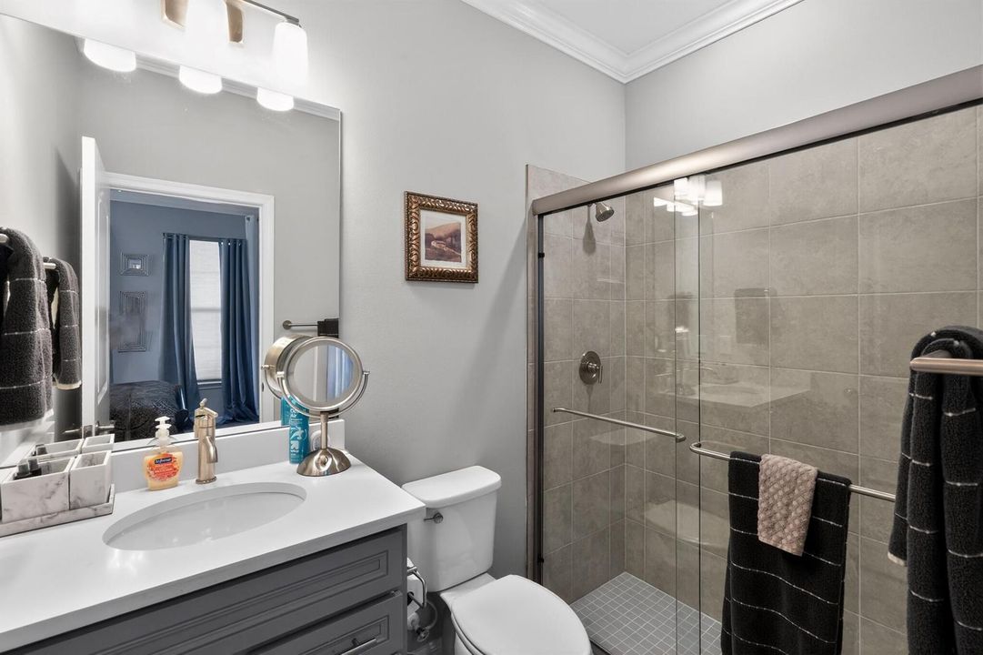 34_10430_SW_Captiva_Dr-Bathroom-17-1