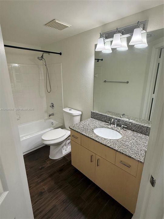 В аренду: $2,800 (2 спален, 2 ванн, 1205 Квадратных фут)