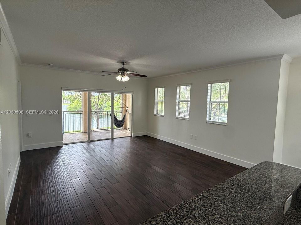 В аренду: $2,800 (2 спален, 2 ванн, 1205 Квадратных фут)