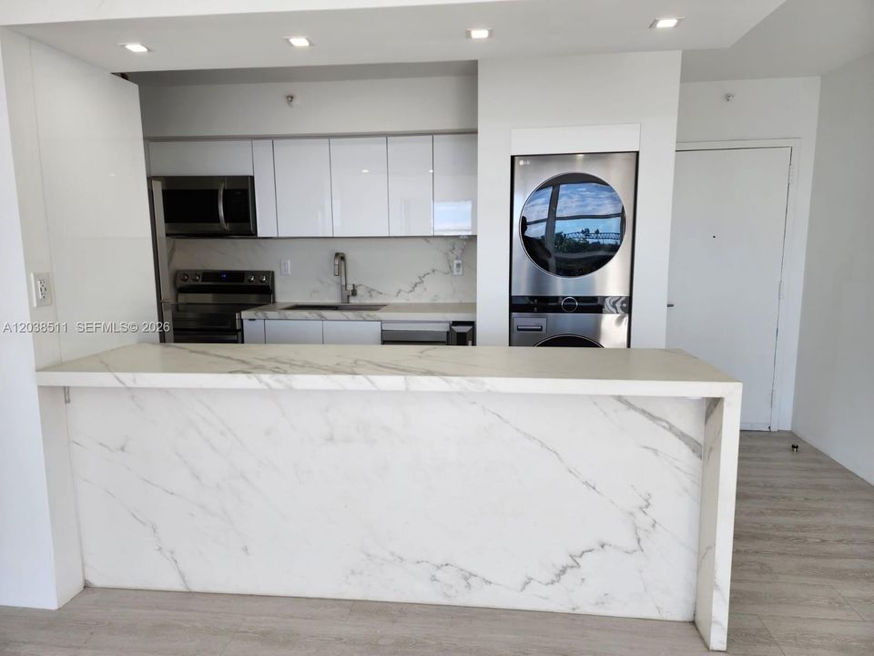 В аренду: $3,200 (2 спален, 2 ванн, 974 Квадратных фут)