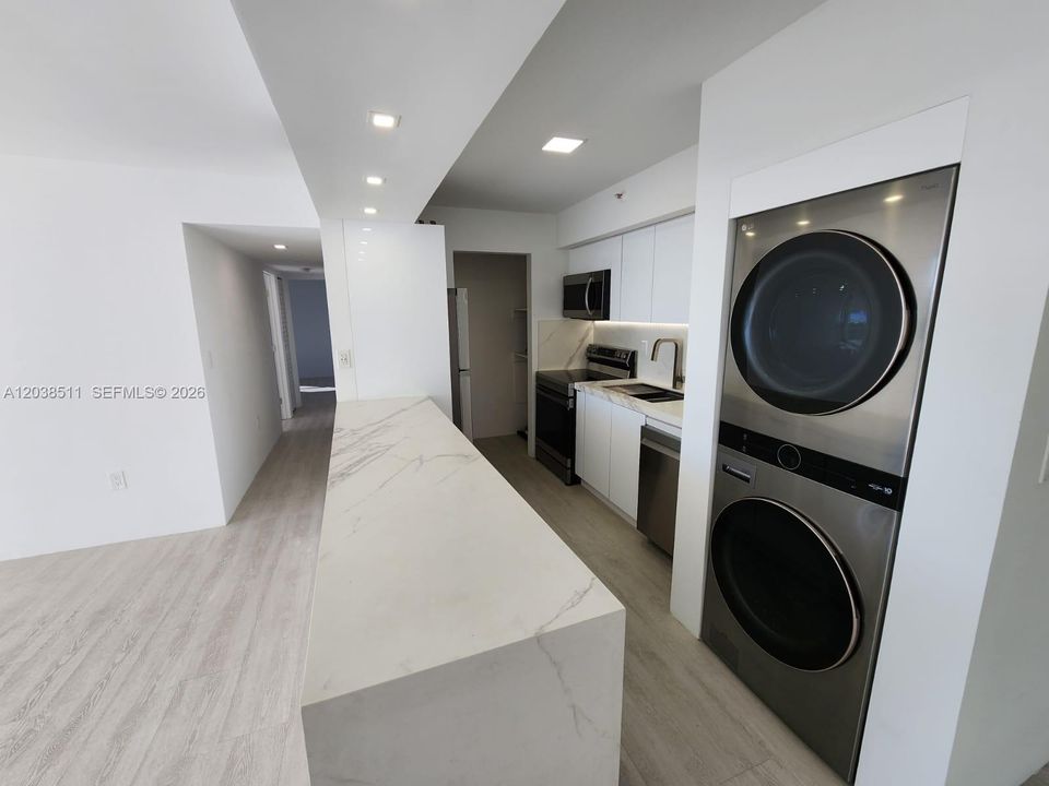 В аренду: $3,200 (2 спален, 2 ванн, 974 Квадратных фут)