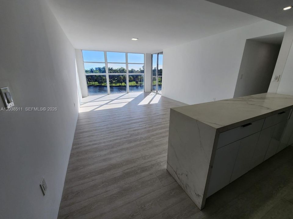 В аренду: $3,200 (2 спален, 2 ванн, 974 Квадратных фут)