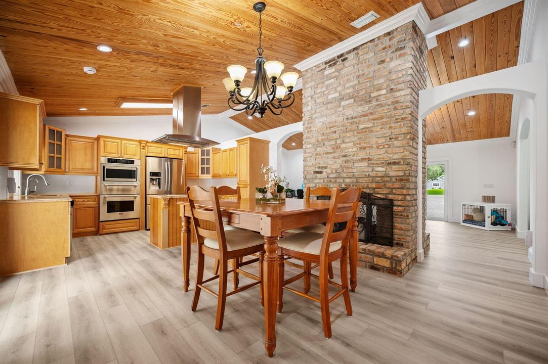 12-web-or-mls-5700-sw-196th-ln