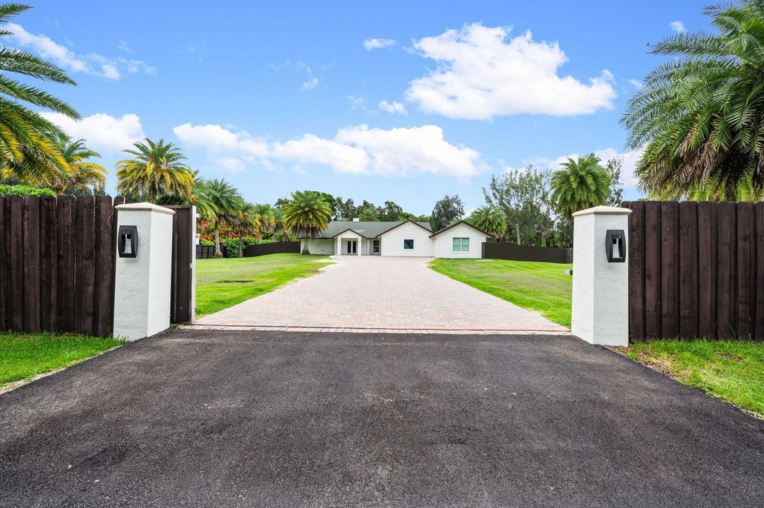 3-web-or-mls-5700-sw-196th-ln