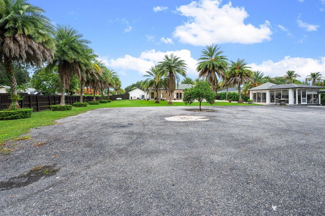 38-web-or-mls-5700-sw-196th-ln