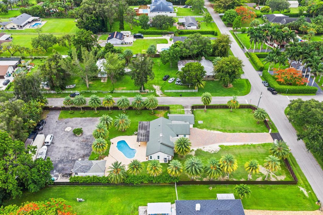 41-web-or-mls-5700-sw-196th-ln