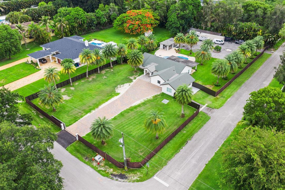 39-web-or-mls-5700-sw-196th-ln