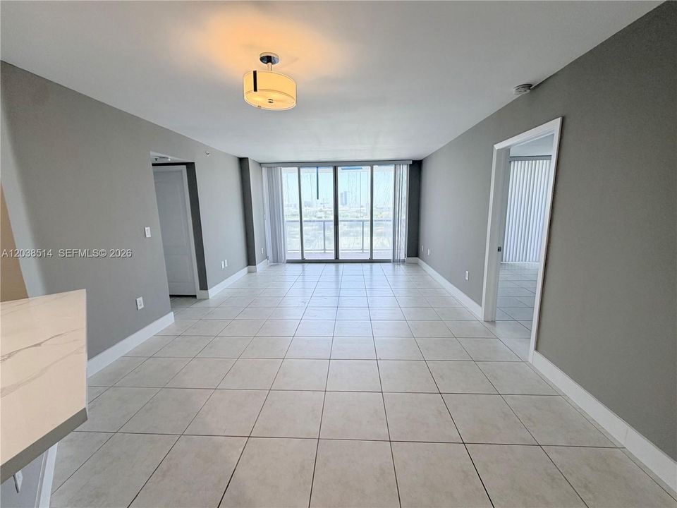 For Rent: $5,500 (2 beds, 2 baths, 1130 Square Feet)