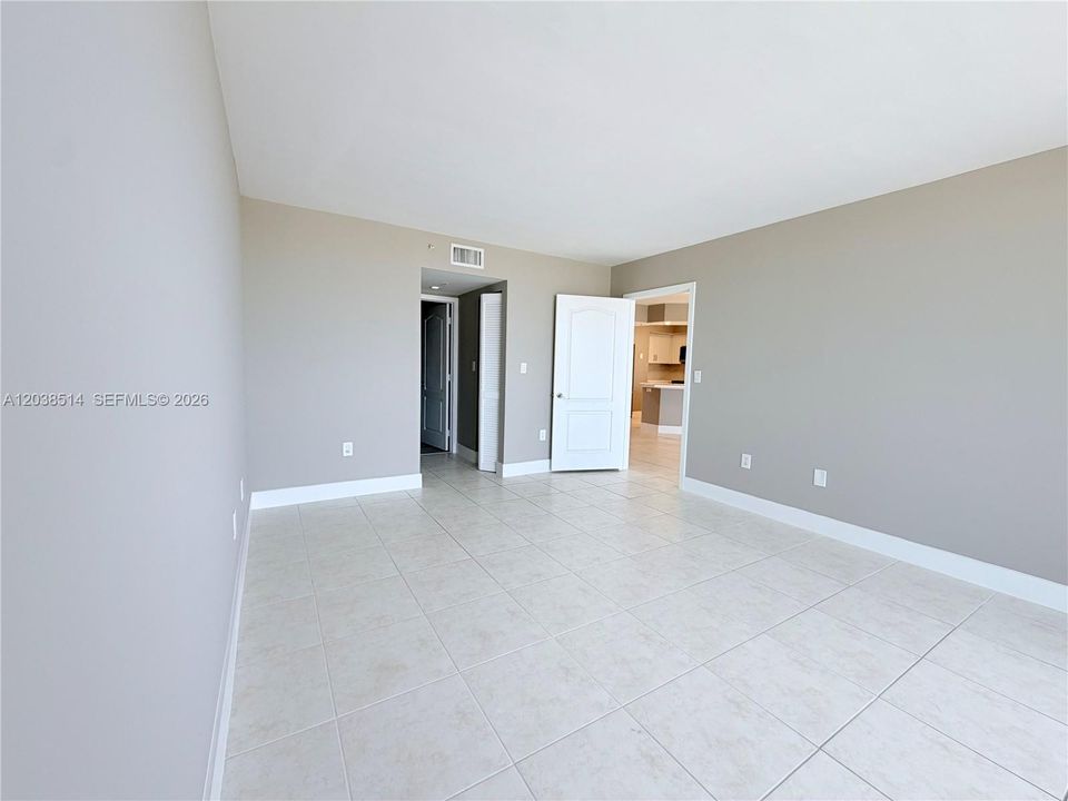 For Rent: $5,500 (2 beds, 2 baths, 1130 Square Feet)