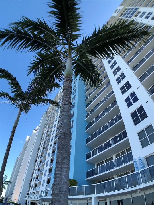 For Rent: $5,500 (2 beds, 2 baths, 1130 Square Feet)