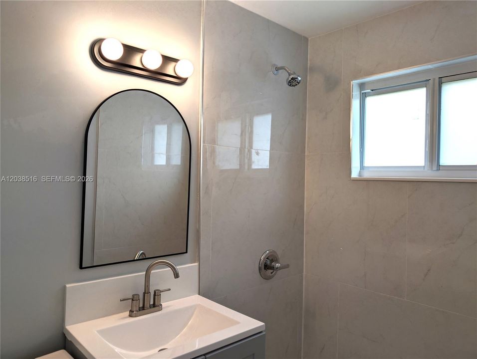 For Rent: $3,000 (3 beds, 2 baths, 1015 Square Feet)