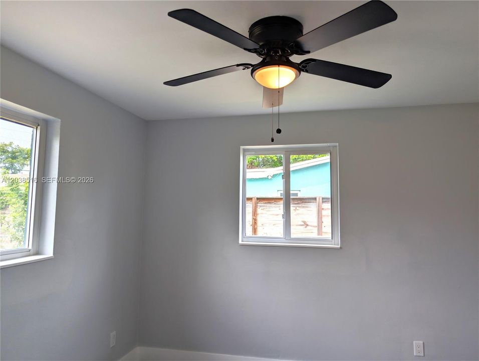 For Rent: $3,000 (3 beds, 2 baths, 1015 Square Feet)