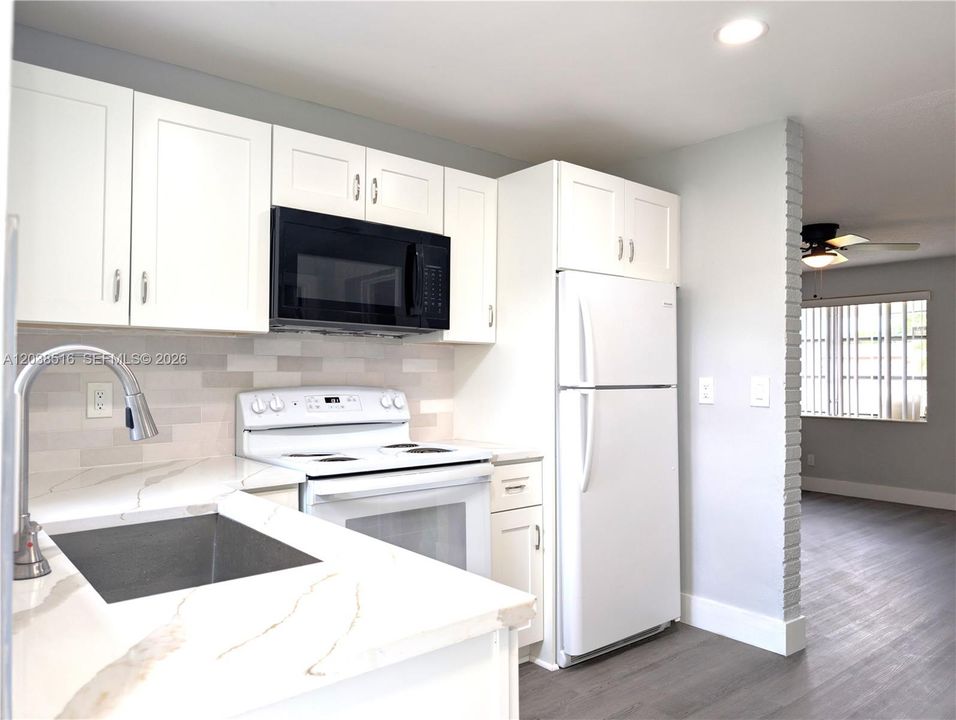 For Rent: $3,000 (3 beds, 2 baths, 1015 Square Feet)