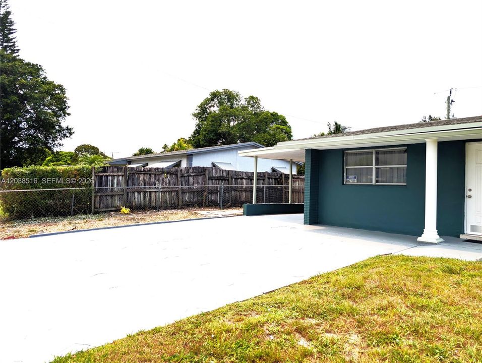 For Rent: $3,000 (3 beds, 2 baths, 1015 Square Feet)