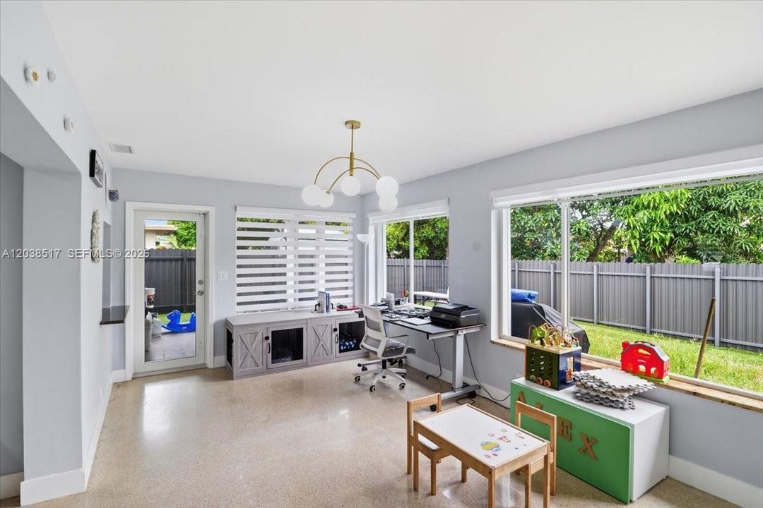 En Venta: $539,900 (2 camas, 2 baños, 1404 Pies cuadrados)