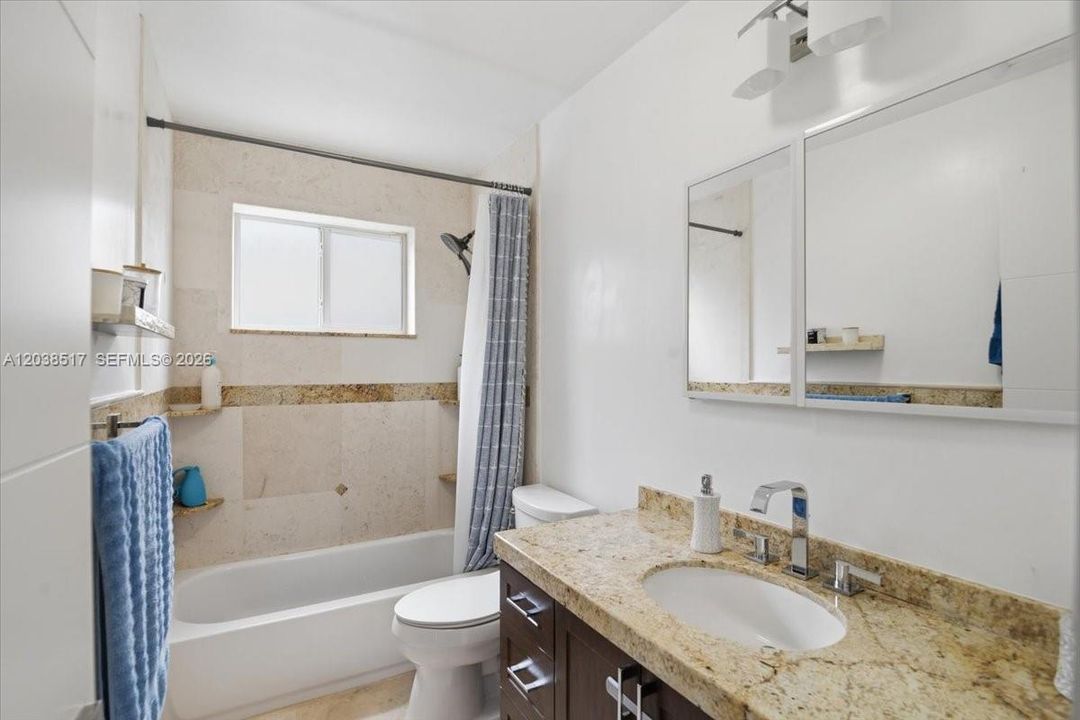 En Venta: $539,900 (2 camas, 2 baños, 1404 Pies cuadrados)