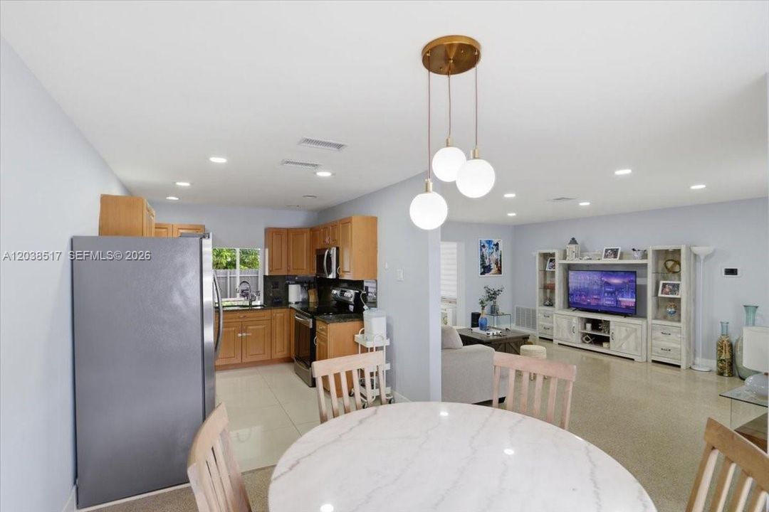 En Venta: $539,900 (2 camas, 2 baños, 1404 Pies cuadrados)
