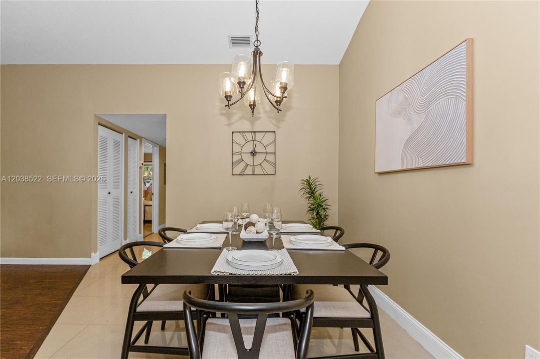 For Sale: $375,000 (2 beds, 2 baths, 1598 Square Feet)