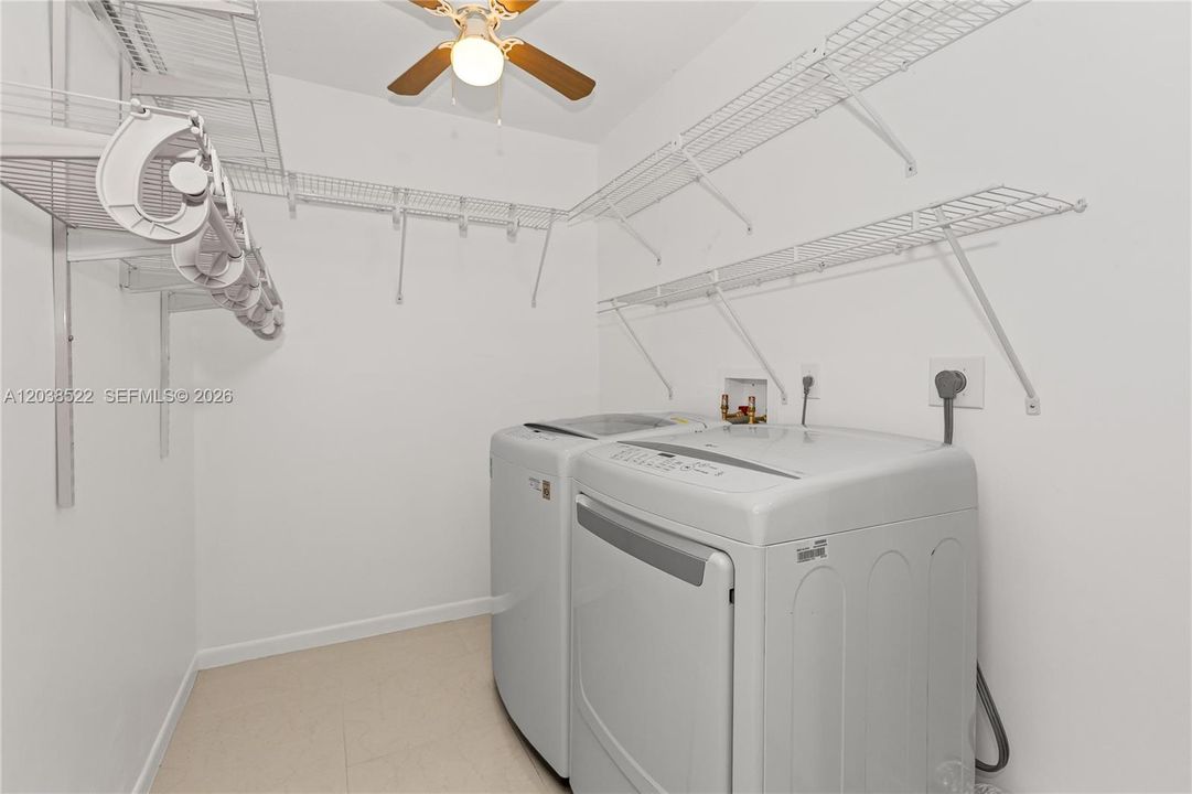 For Sale: $375,000 (2 beds, 2 baths, 1598 Square Feet)
