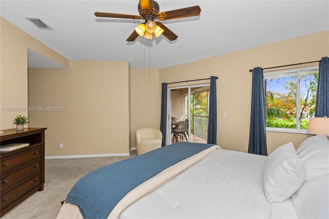 For Sale: $375,000 (2 beds, 2 baths, 1598 Square Feet)