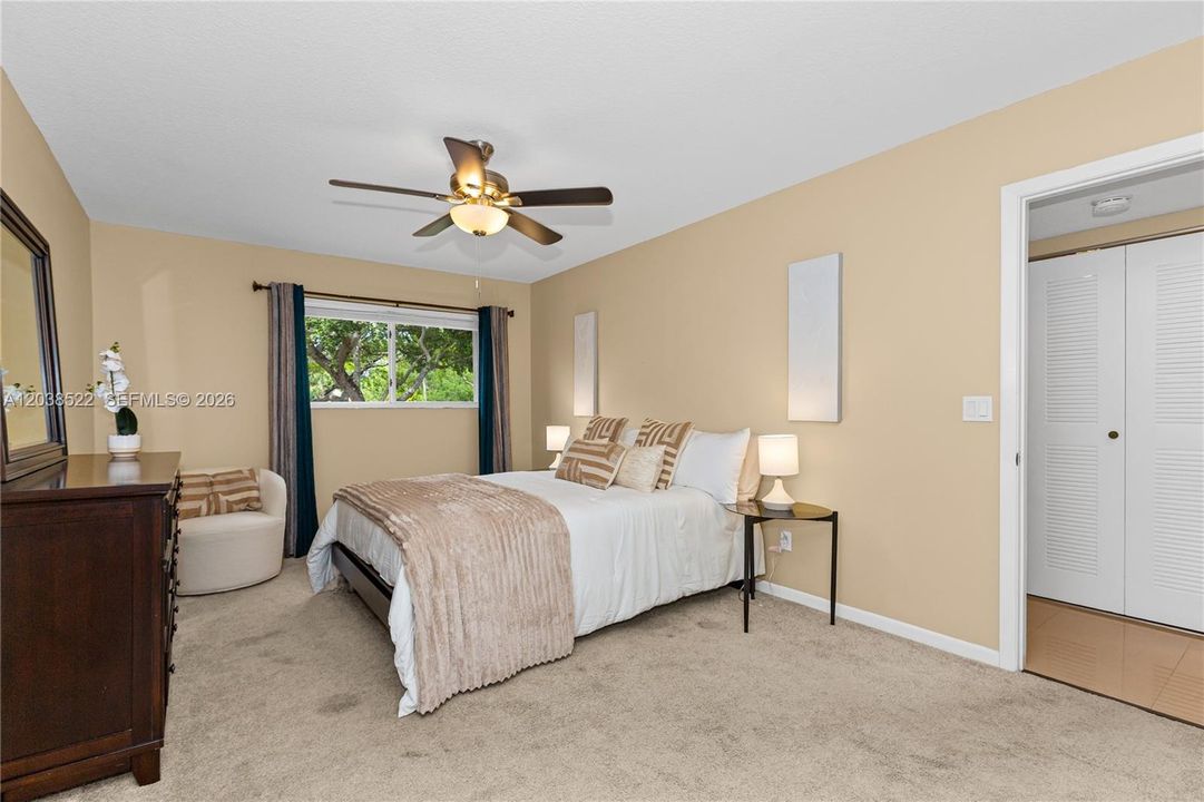 For Sale: $375,000 (2 beds, 2 baths, 1598 Square Feet)