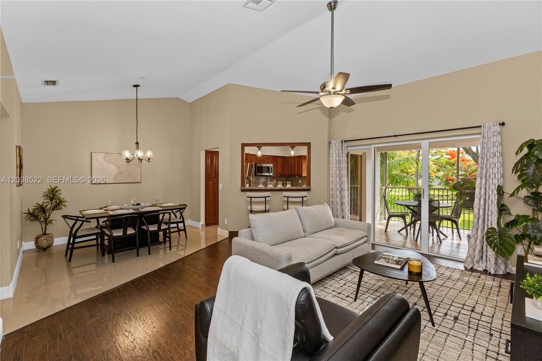 For Sale: $375,000 (2 beds, 2 baths, 1598 Square Feet)