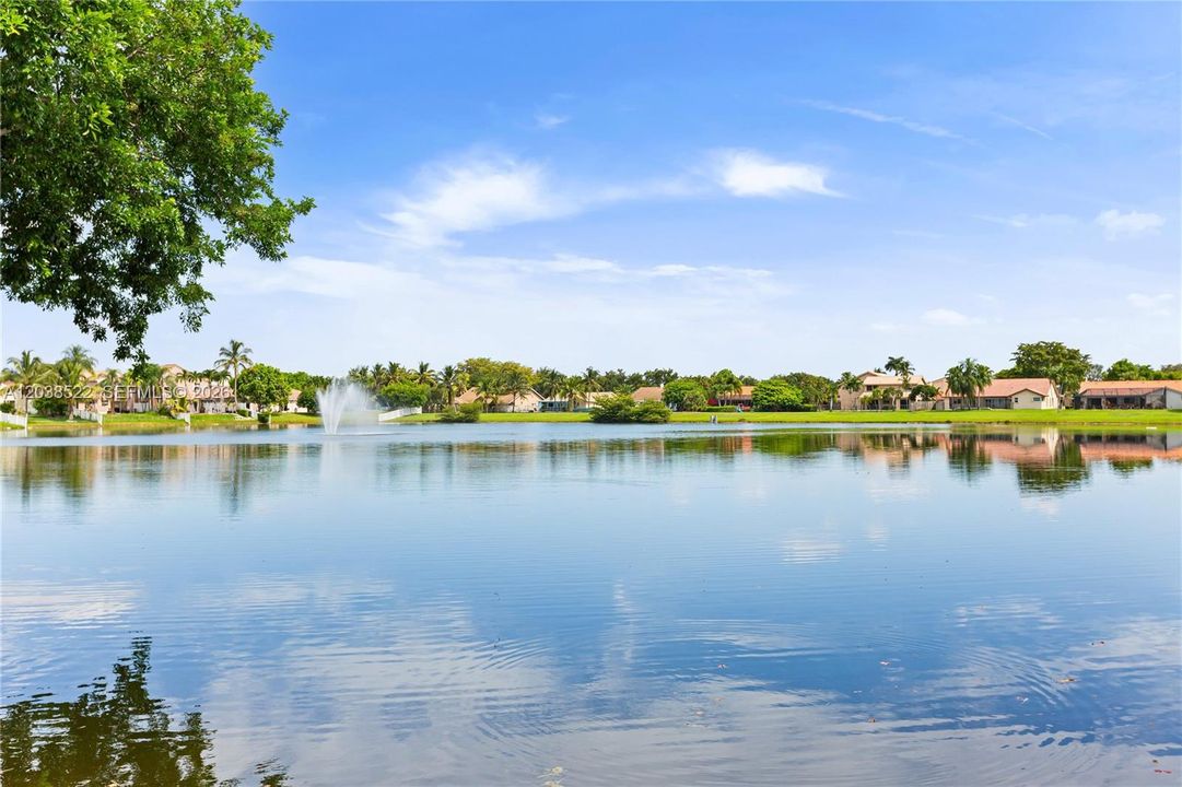 For Sale: $375,000 (2 beds, 2 baths, 1598 Square Feet)