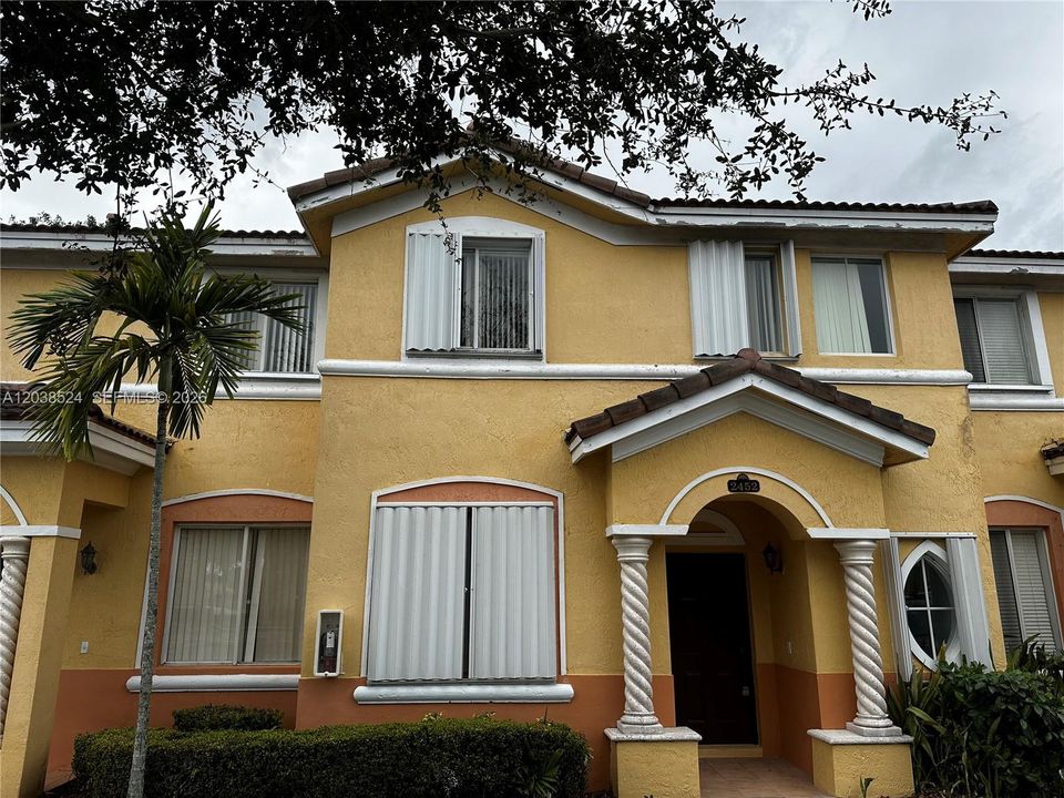 En Renta: $2,300 (3 camas, 3 baños, 1423 Pies cuadrados)