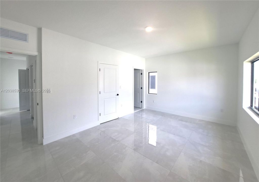 En Renta: $3,600 (5 camas, 3 baños, 2281 Pies cuadrados)