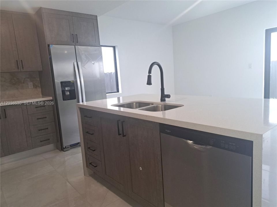 En Renta: $3,800 (5 camas, 3 baños, 2281 Pies cuadrados)