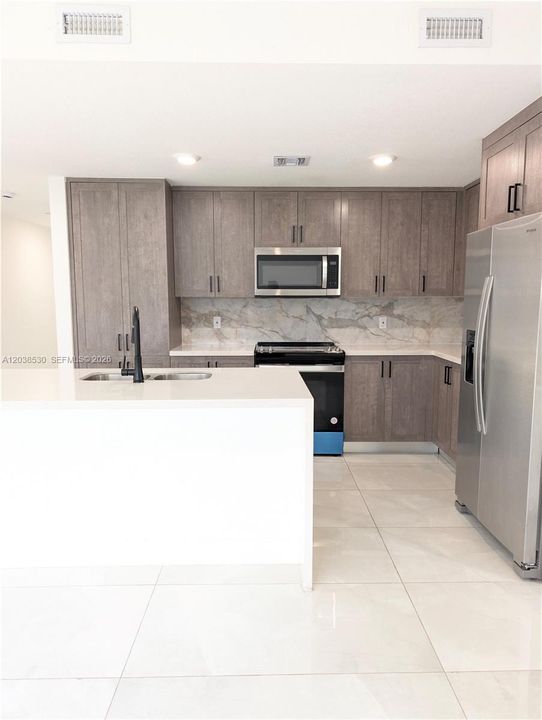 En Renta: $3,600 (5 camas, 3 baños, 2281 Pies cuadrados)