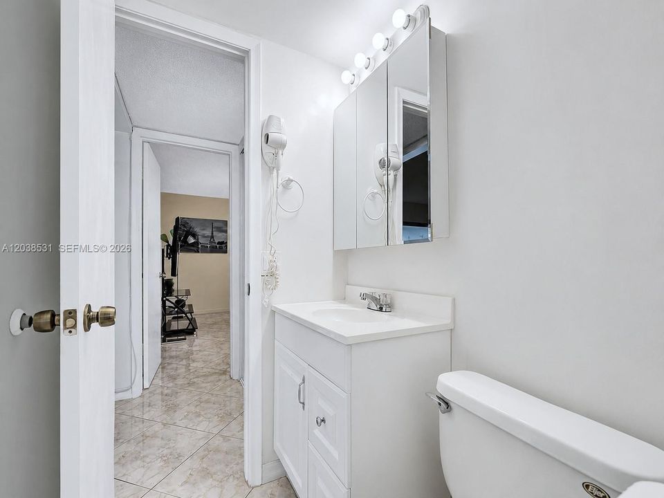 В аренду: $2,349 (1 спален, 1 ванн, 877 Квадратных фут)