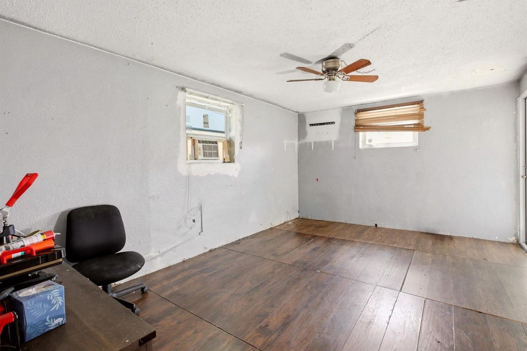 19-Property Photo 019