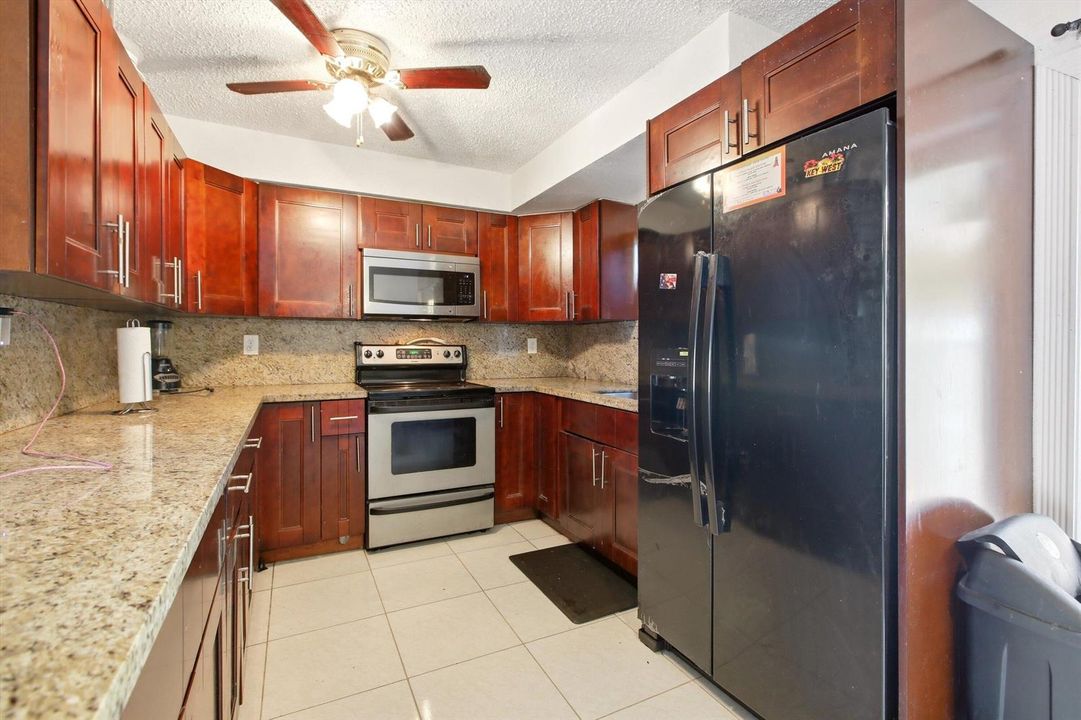 09-Property Photo 009