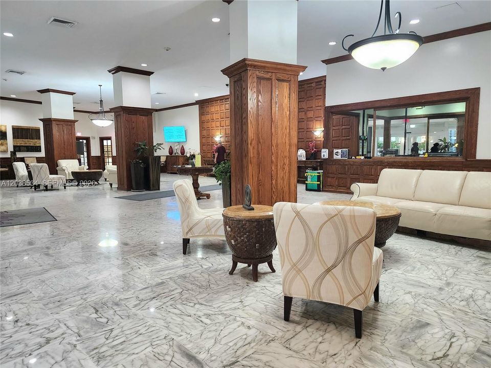 For Sale: $599,900 (2 beds, 2 baths, 1100 Square Feet)