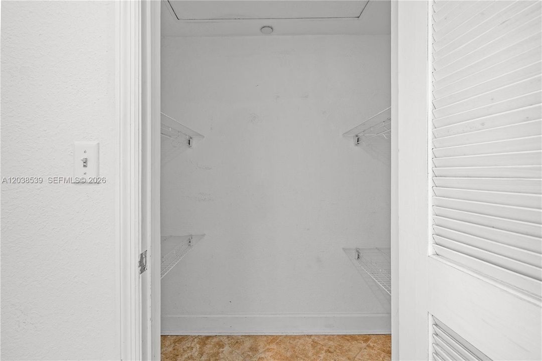 В аренду: $3,495 (2 спален, 2 ванн, 1299 Квадратных фут)