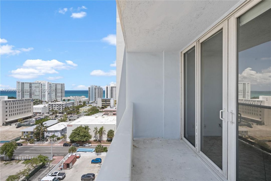 В аренду: $3,495 (2 спален, 2 ванн, 1299 Квадратных фут)