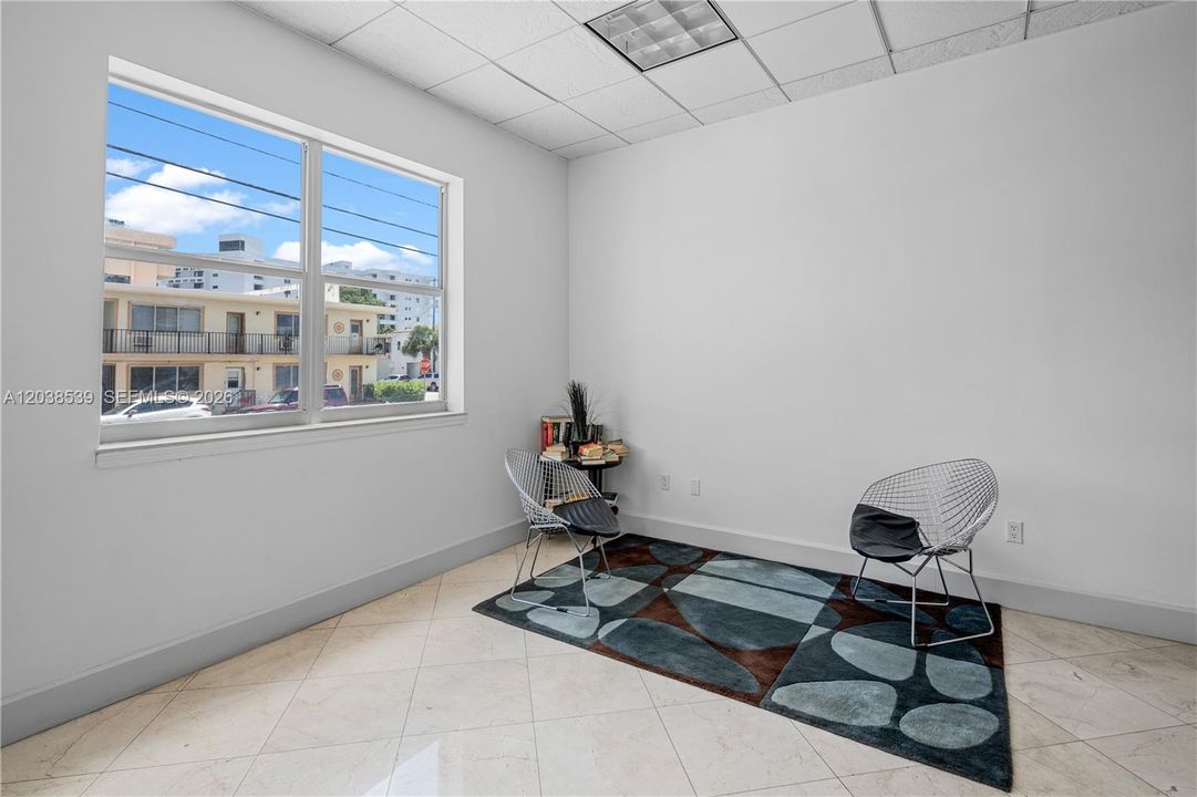 В аренду: $3,495 (2 спален, 2 ванн, 1299 Квадратных фут)